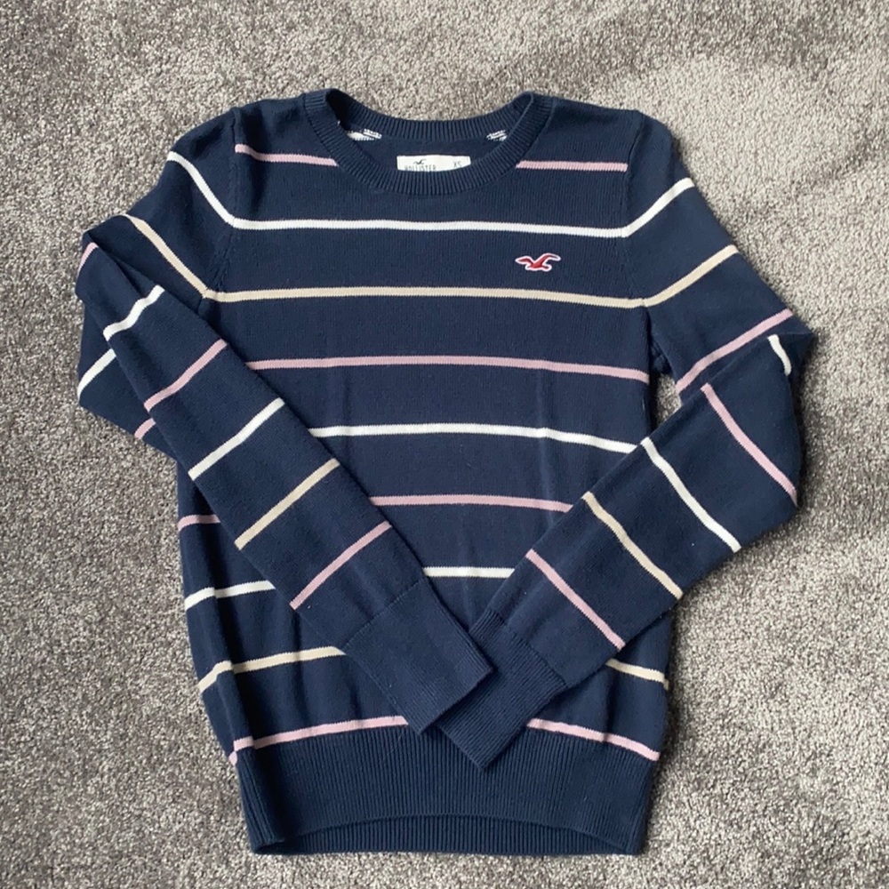 ✨great condition✨ women’s hollister sweater